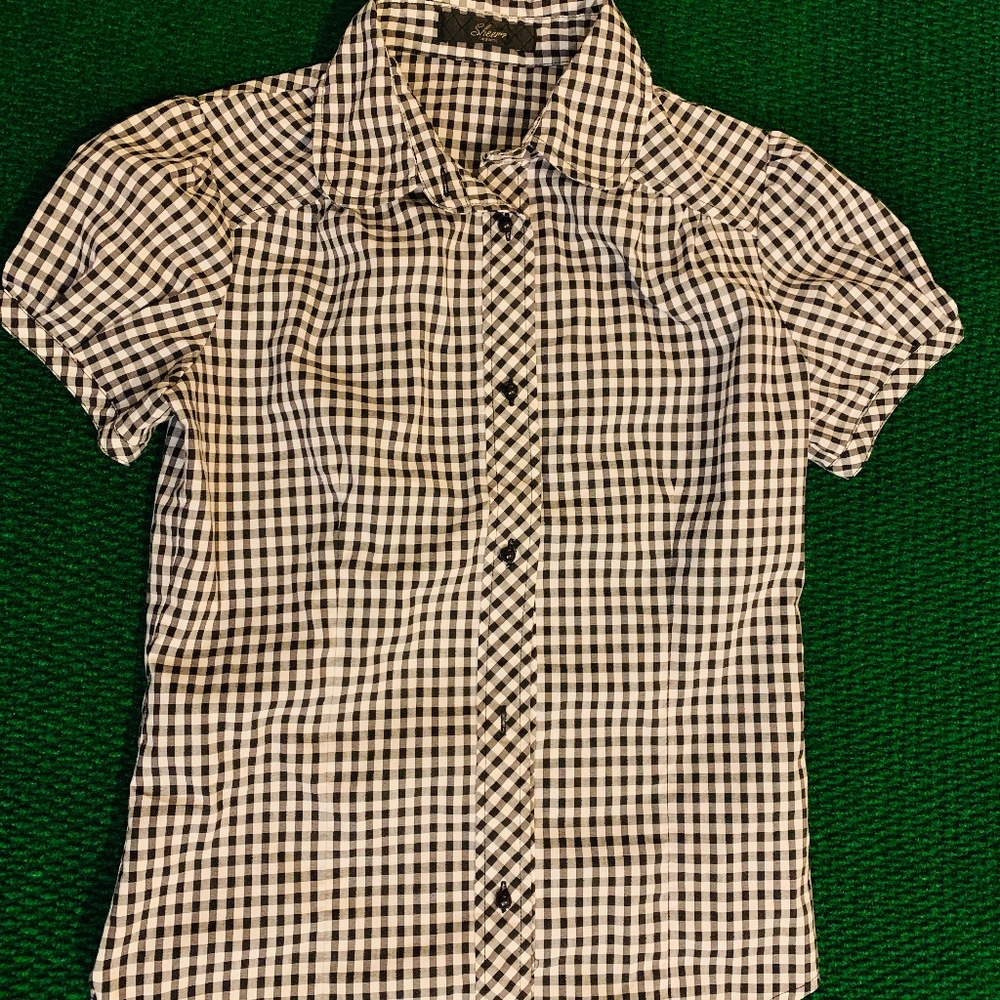 Cute plaid blouse